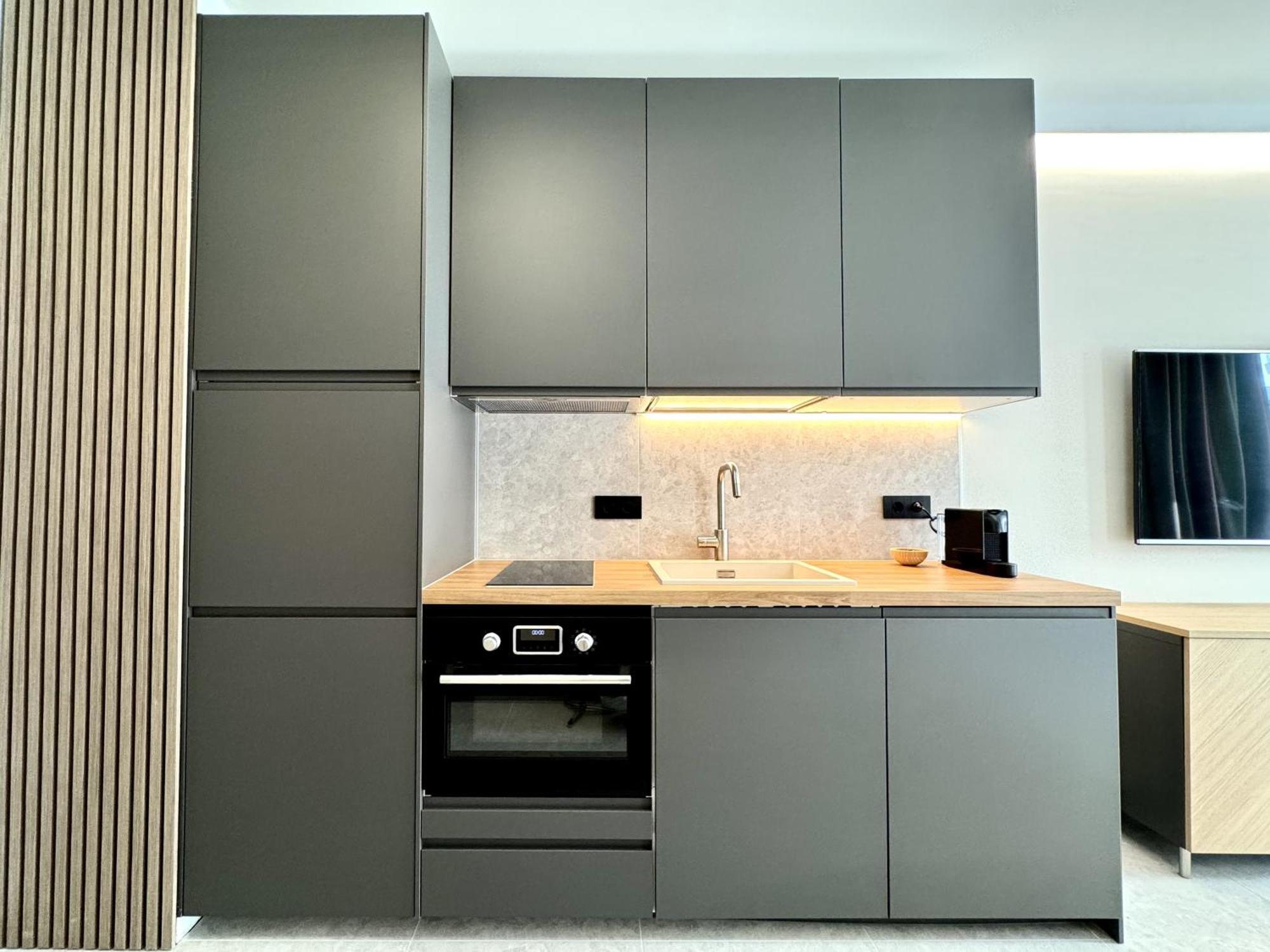Eleve Residences דירה